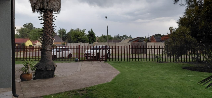 To Let 3 Bedroom Property for Rent in Roodekop Gauteng