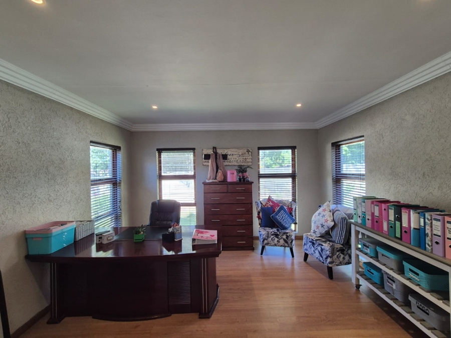 4 Bedroom Property for Sale in Vanderbijlpark SW 5 Gauteng