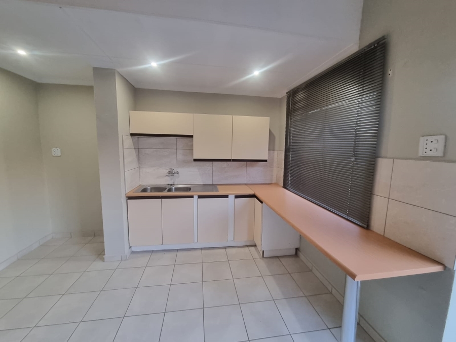 To Let 3 Bedroom Property for Rent in Brakpan Central Gauteng