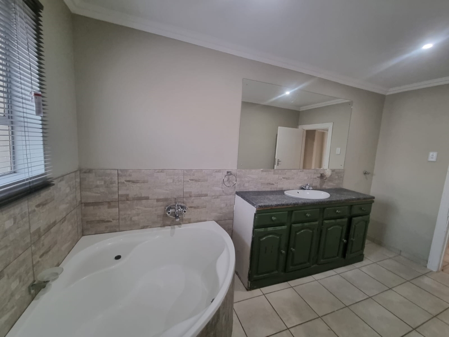 To Let 3 Bedroom Property for Rent in Brakpan Central Gauteng