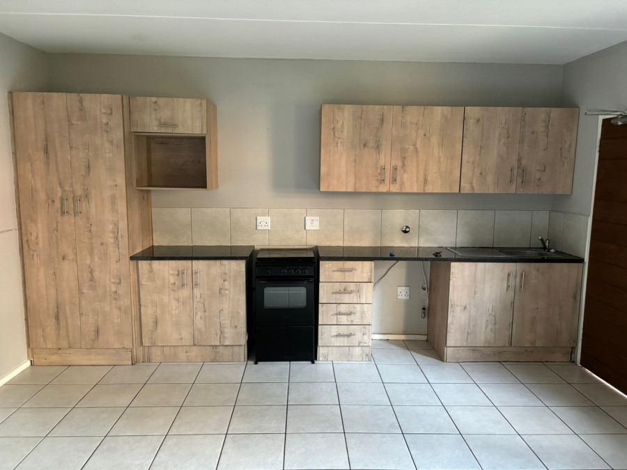 To Let 3 Bedroom Property for Rent in Kenleaf Gauteng