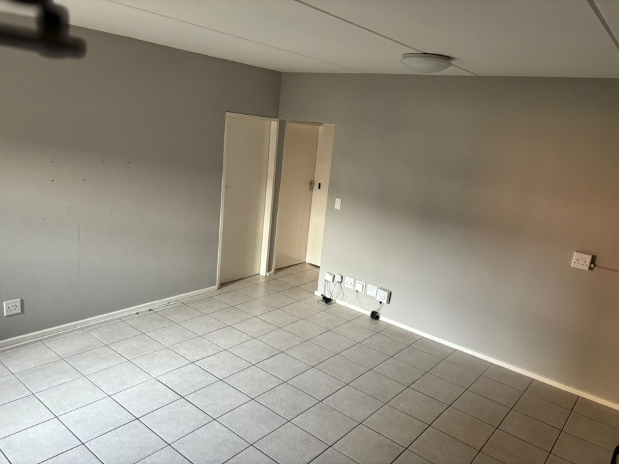 To Let 3 Bedroom Property for Rent in Kenleaf Gauteng