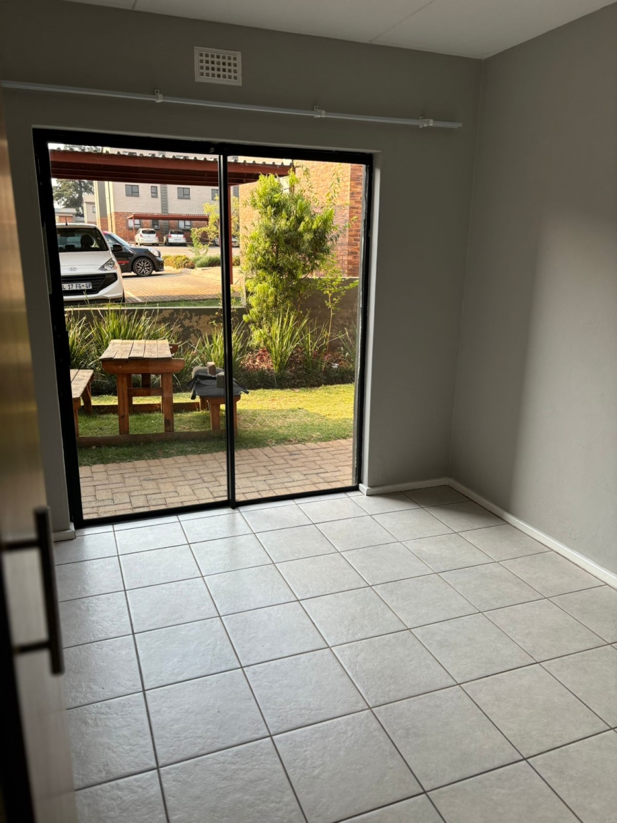 To Let 3 Bedroom Property for Rent in Kenleaf Gauteng
