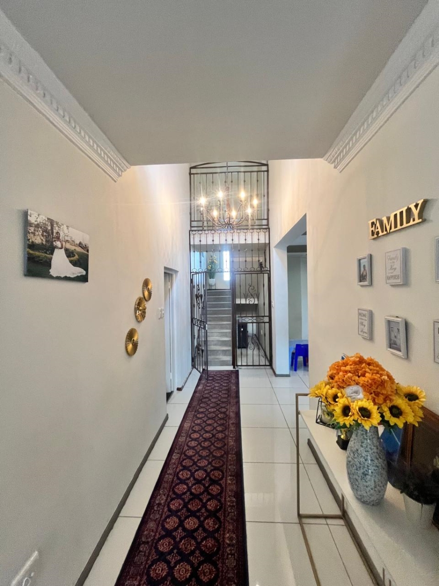To Let 4 Bedroom Property for Rent in Faerie Glen Gauteng