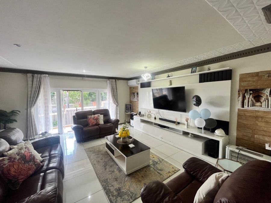 To Let 4 Bedroom Property for Rent in Faerie Glen Gauteng