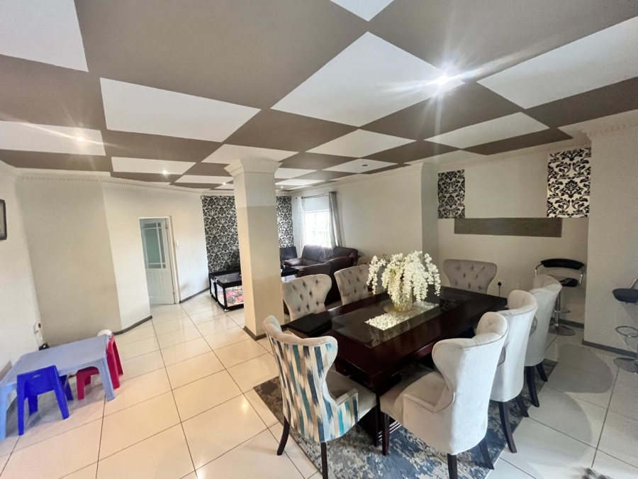 To Let 4 Bedroom Property for Rent in Faerie Glen Gauteng