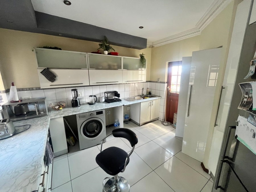 To Let 4 Bedroom Property for Rent in Faerie Glen Gauteng