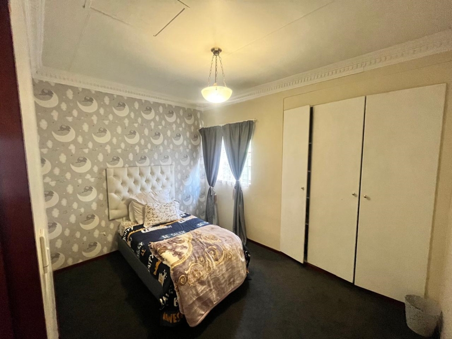 To Let 4 Bedroom Property for Rent in Faerie Glen Gauteng