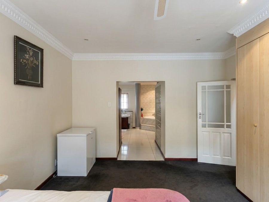 To Let 4 Bedroom Property for Rent in Faerie Glen Gauteng