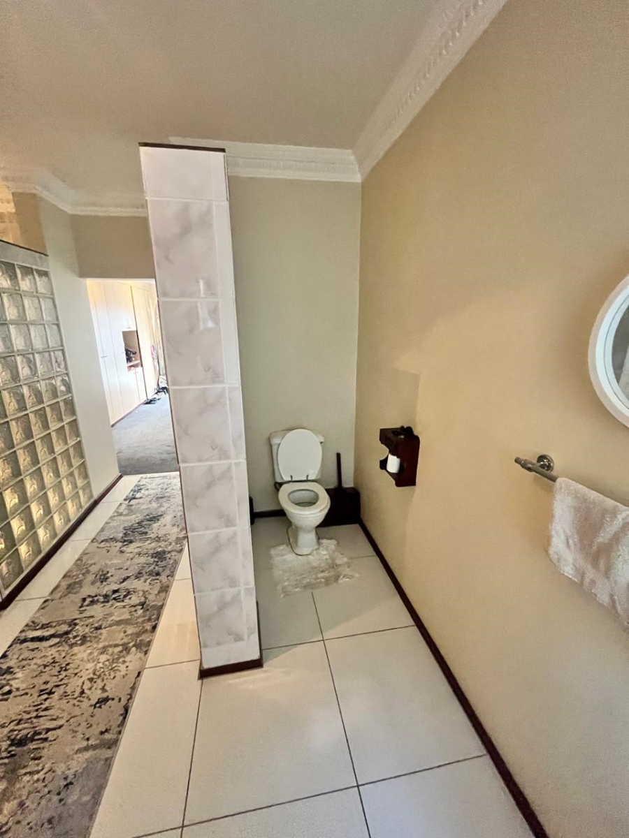 To Let 4 Bedroom Property for Rent in Faerie Glen Gauteng