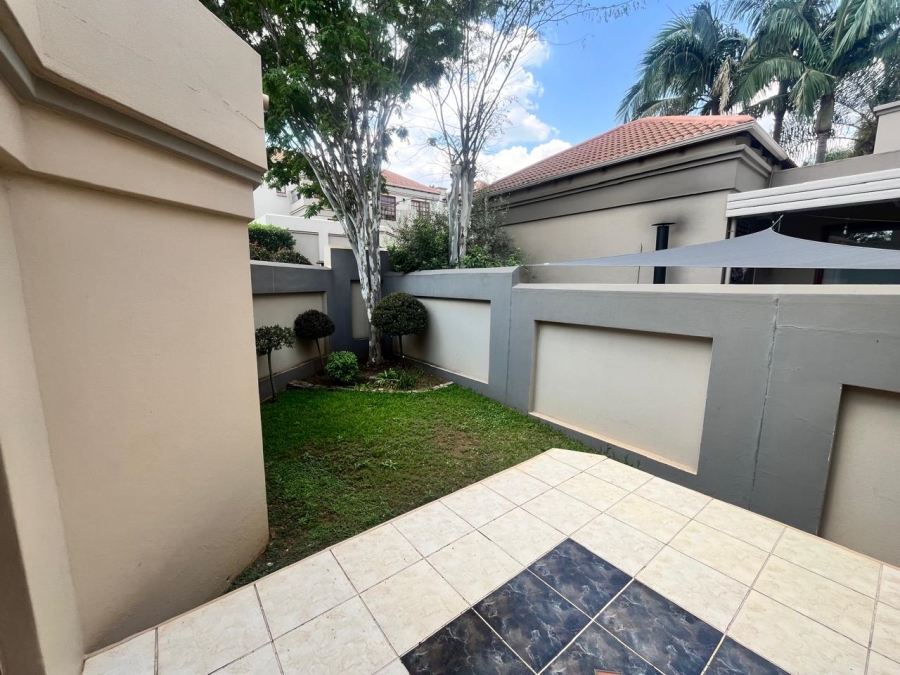 To Let 4 Bedroom Property for Rent in Faerie Glen Gauteng