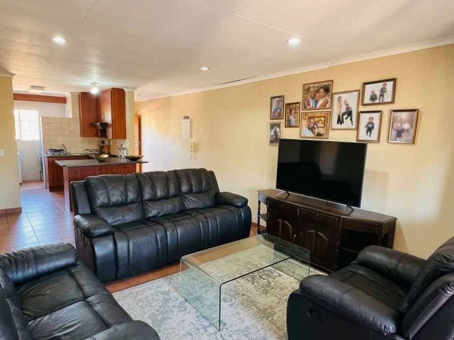 To Let 2 Bedroom Property for Rent in Erasmuskloof Gauteng