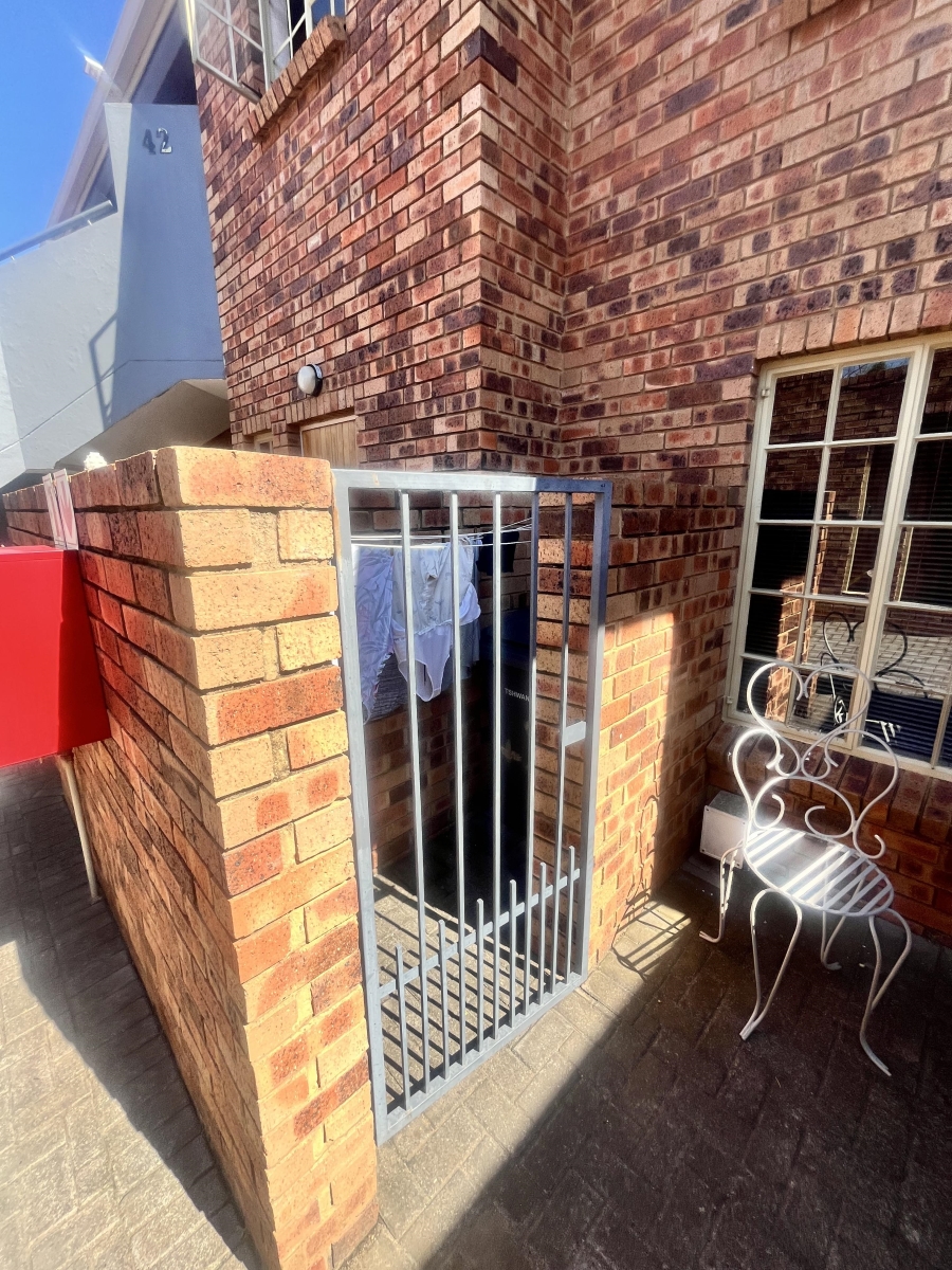 To Let 2 Bedroom Property for Rent in Erasmuskloof Gauteng