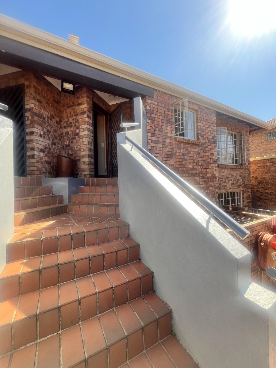 2 Bedroom Property for Sale in Erasmuskloof Gauteng