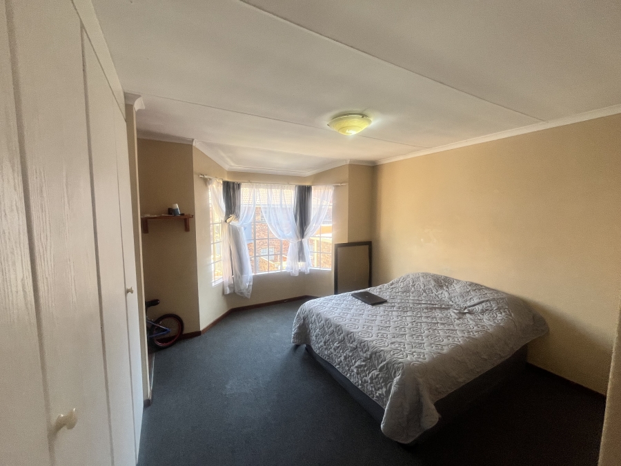 2 Bedroom Property for Sale in Erasmuskloof Gauteng