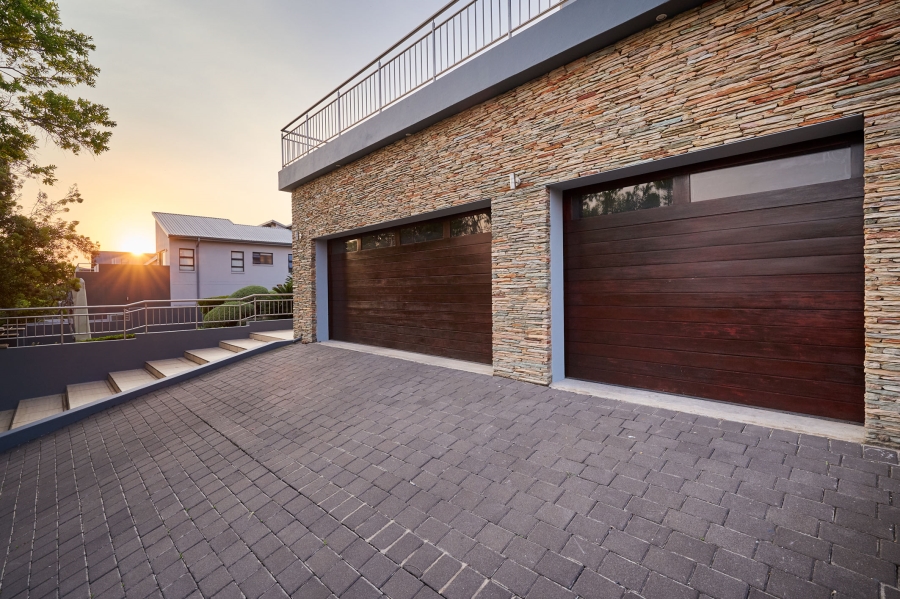 5 Bedroom Property for Sale in Waterfall Country Village Gauteng
