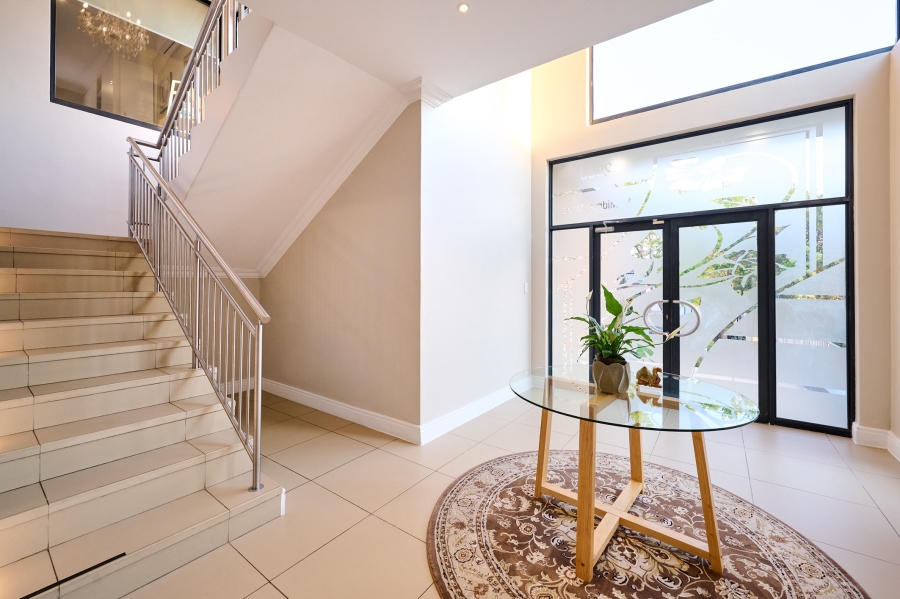 5 Bedroom Property for Sale in Waterfall Country Village Gauteng