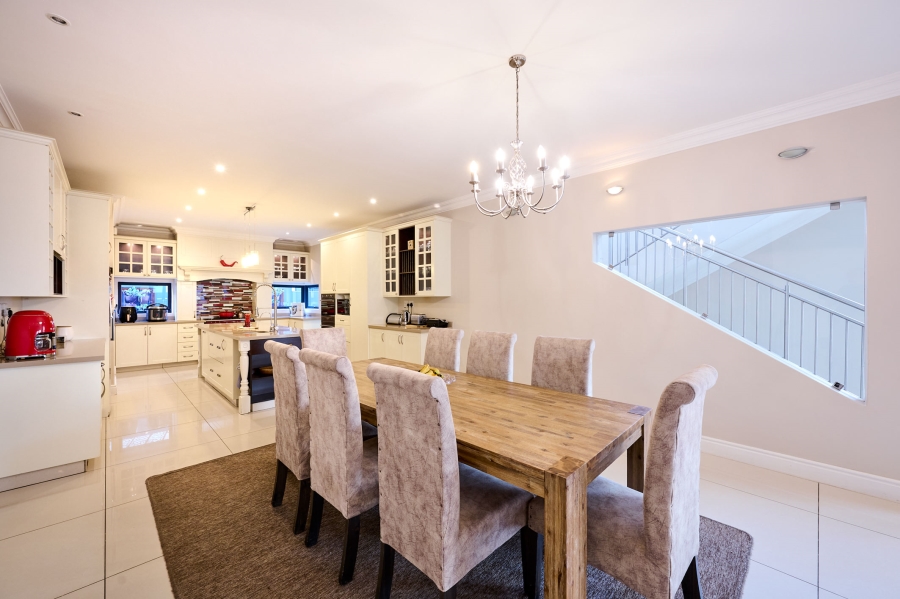 5 Bedroom Property for Sale in Waterfall Country Village Gauteng