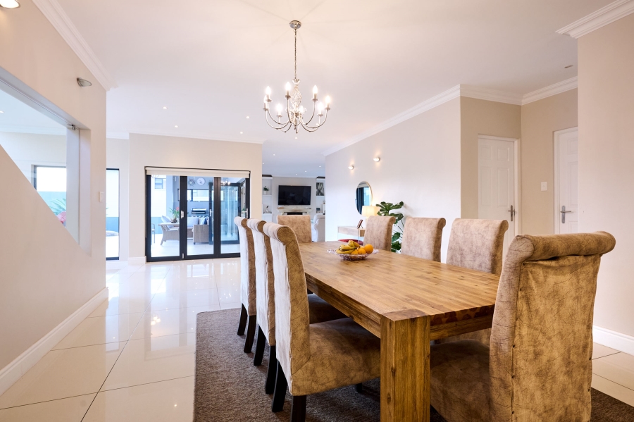 5 Bedroom Property for Sale in Waterfall Country Village Gauteng