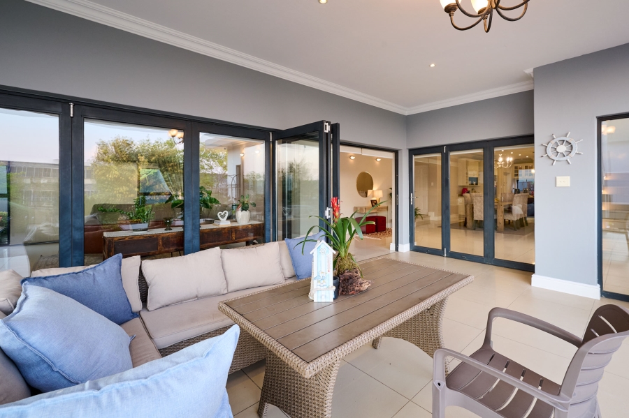 5 Bedroom Property for Sale in Waterfall Country Village Gauteng