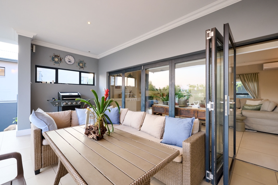 5 Bedroom Property for Sale in Waterfall Country Village Gauteng