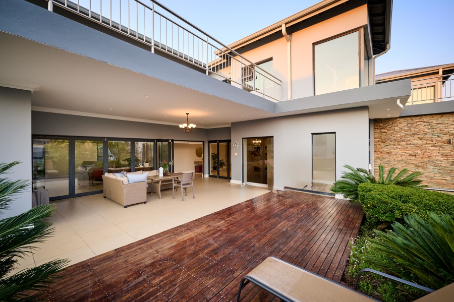 5 Bedroom Property for Sale in Waterfall Country Village Gauteng