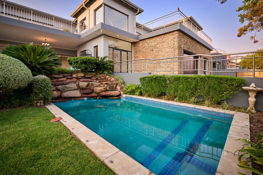 5 Bedroom Property for Sale in Waterfall Country Village Gauteng