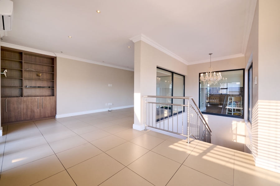 5 Bedroom Property for Sale in Waterfall Country Village Gauteng