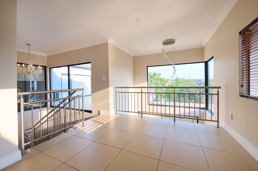 5 Bedroom Property for Sale in Waterfall Country Village Gauteng