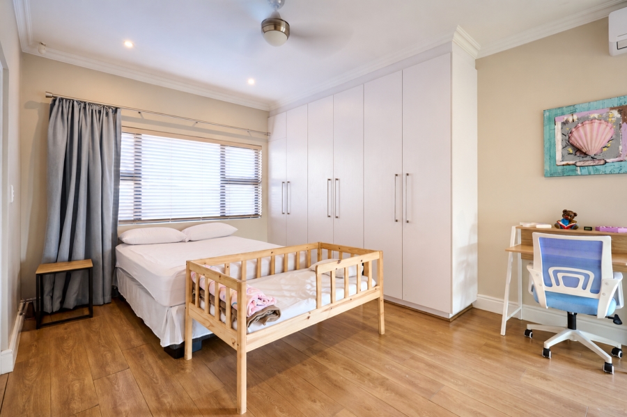 5 Bedroom Property for Sale in Waterfall Country Village Gauteng