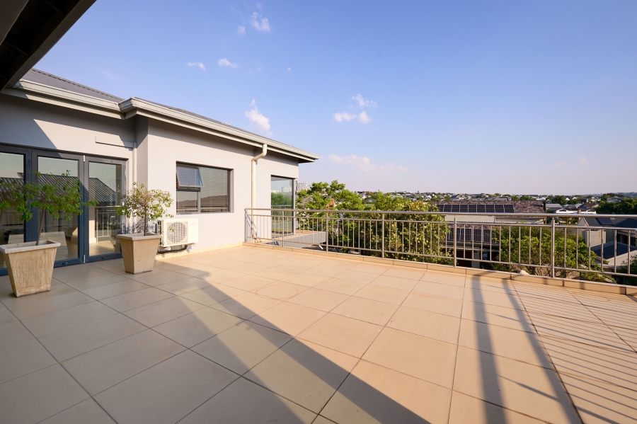 5 Bedroom Property for Sale in Waterfall Country Village Gauteng