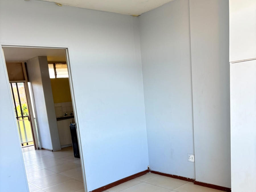 2 Bedroom Property for Sale in Baileys Muckleneuk Gauteng