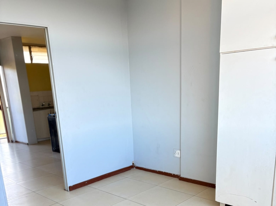 2 Bedroom Property for Sale in Baileys Muckleneuk Gauteng