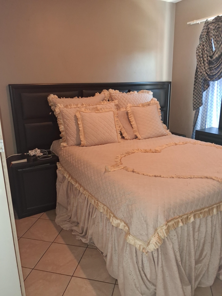 2 Bedroom Property for Sale in The Orchards Gauteng