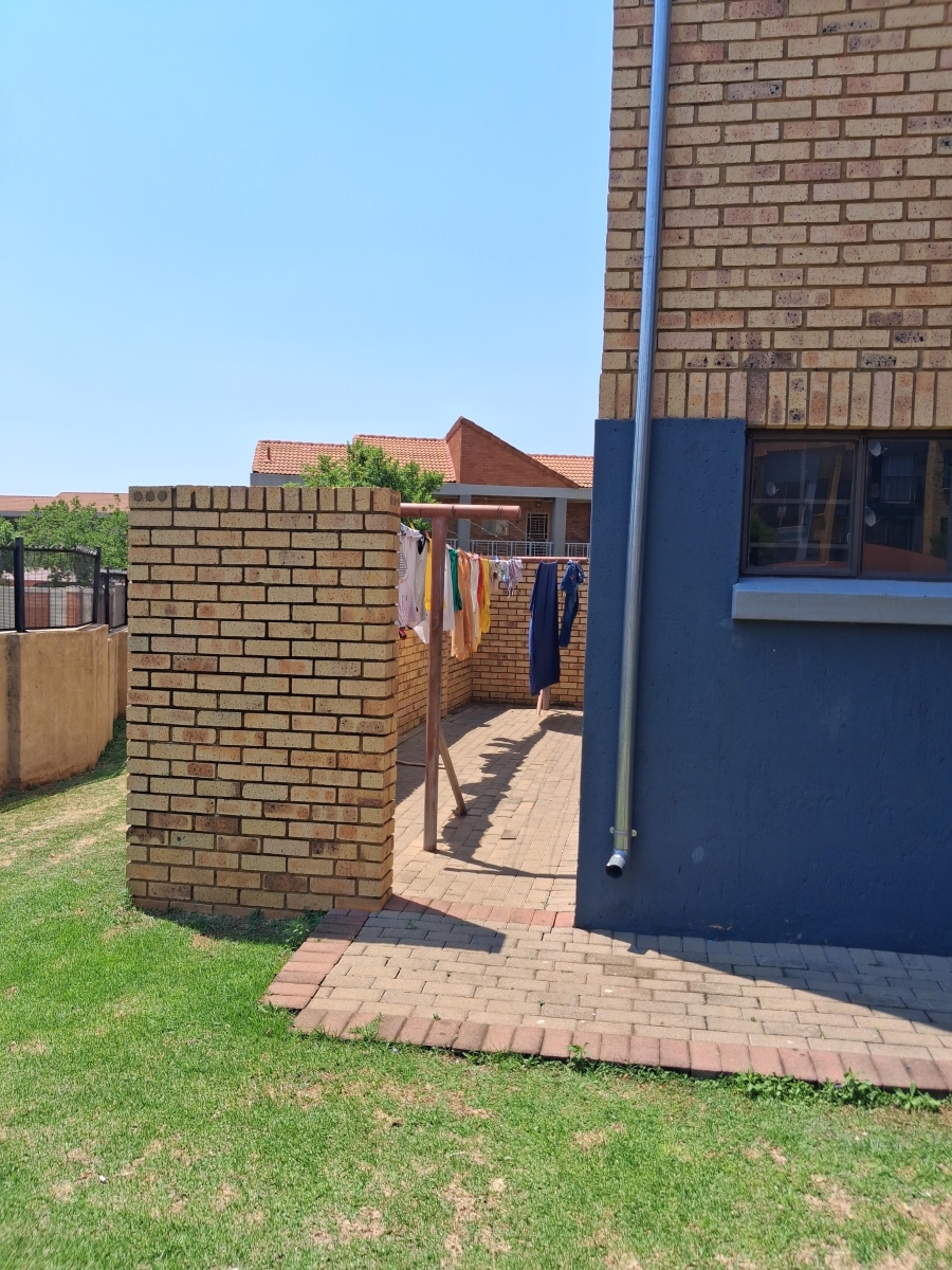 2 Bedroom Property for Sale in The Orchards Gauteng