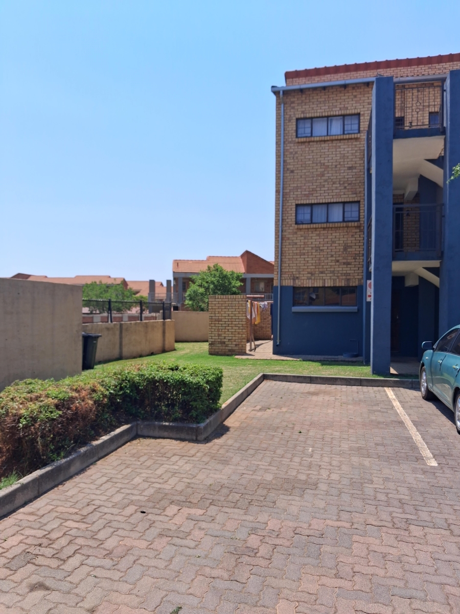 2 Bedroom Property for Sale in The Orchards Gauteng