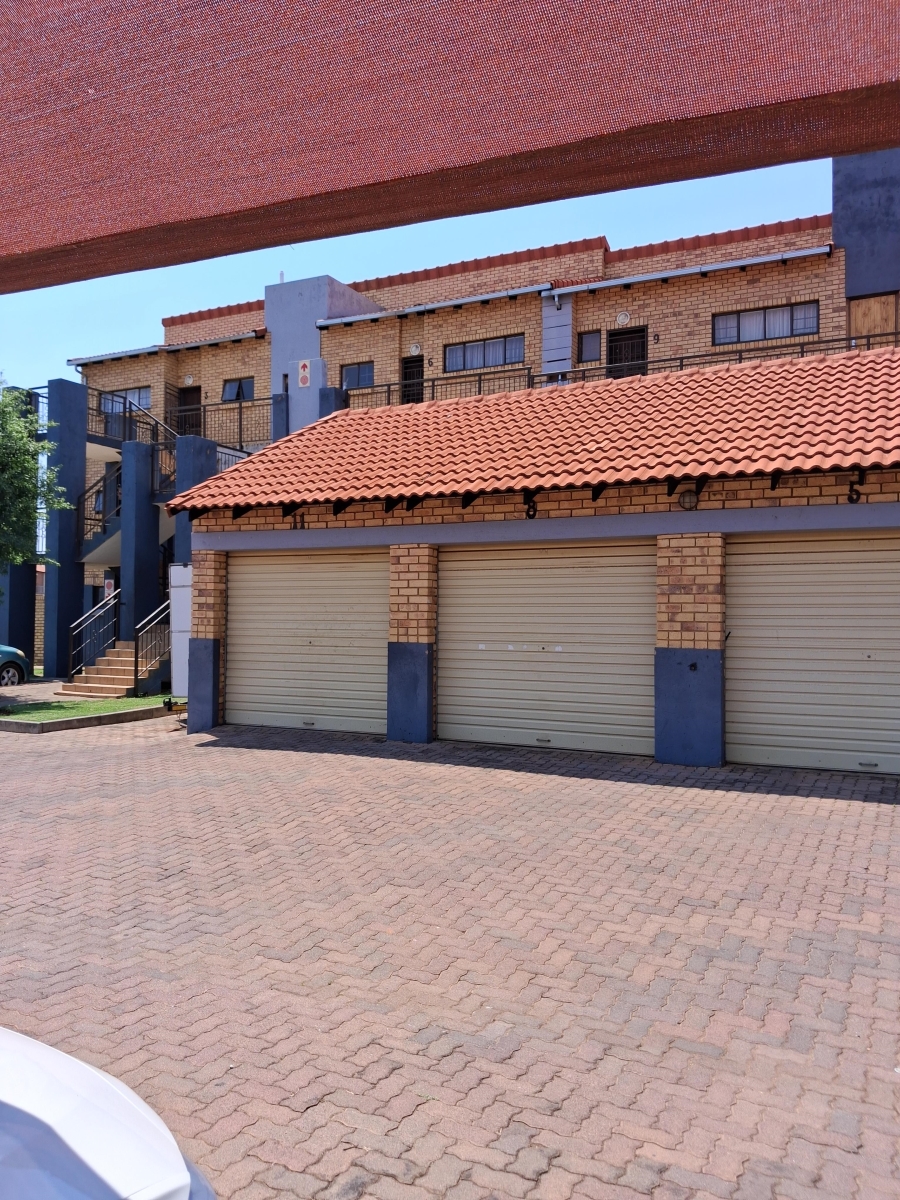 2 Bedroom Property for Sale in The Orchards Gauteng