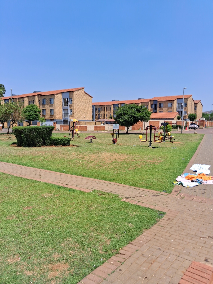 2 Bedroom Property for Sale in The Orchards Gauteng