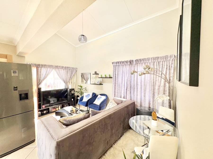 2 Bedroom Property for Sale in Noordwyk Gauteng