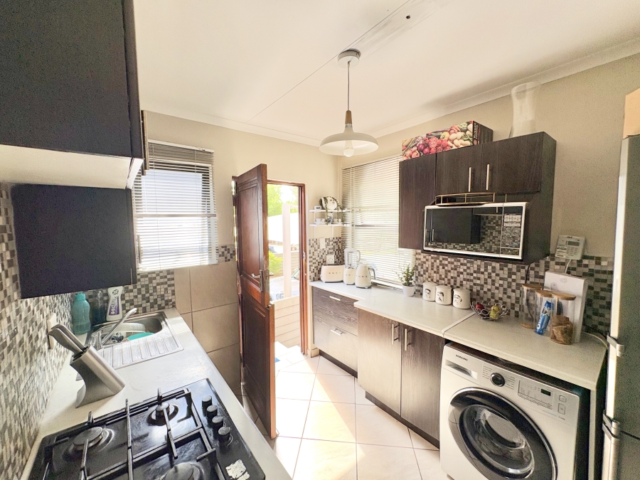 2 Bedroom Property for Sale in Noordwyk Gauteng