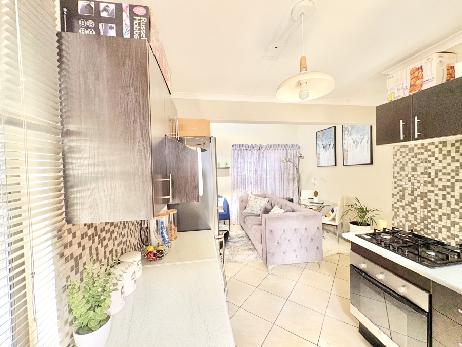 2 Bedroom Property for Sale in Noordwyk Gauteng