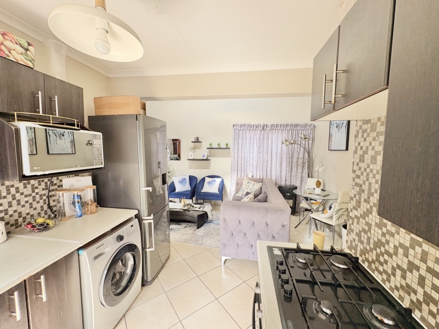 2 Bedroom Property for Sale in Noordwyk Gauteng