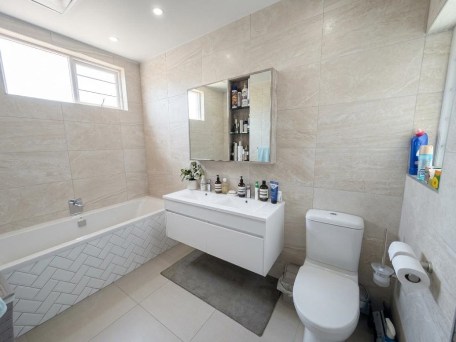 3 Bedroom Property for Sale in Sandringham Gauteng