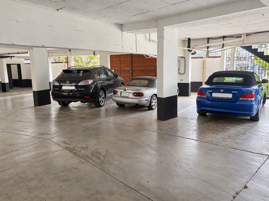 1 Bedroom Property for Sale in Illovo Gauteng