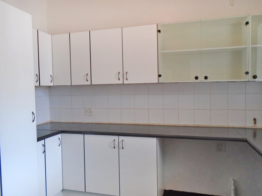 To Let 1 Bedroom Property for Rent in Killarney Gauteng