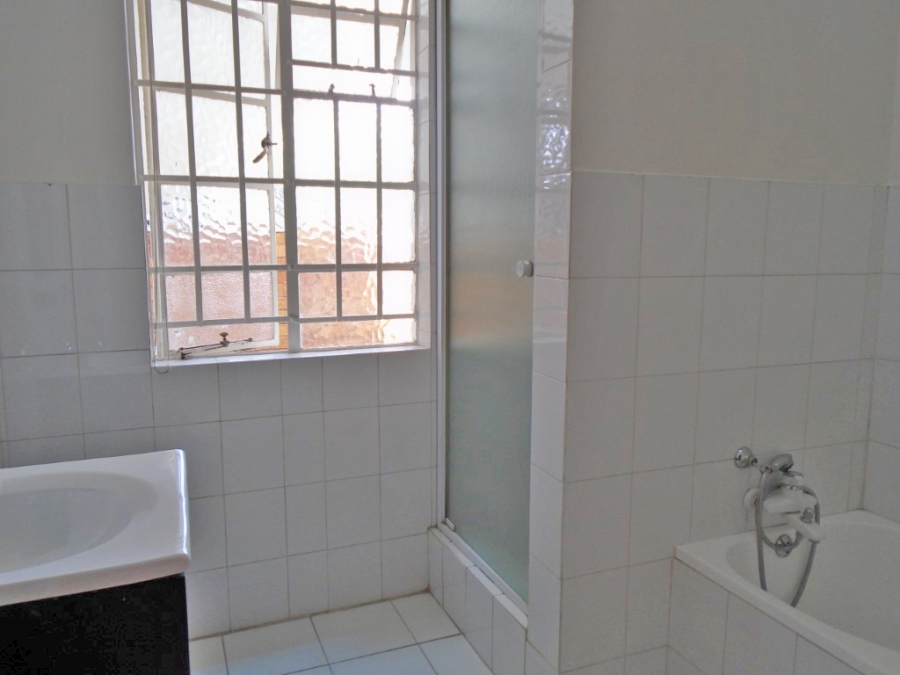 To Let 1 Bedroom Property for Rent in Killarney Gauteng