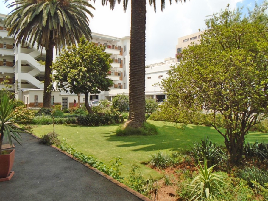 To Let 1 Bedroom Property for Rent in Killarney Gauteng