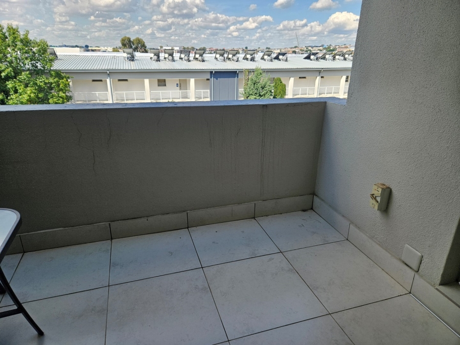 To Let 2 Bedroom Property for Rent in Atholl Gauteng