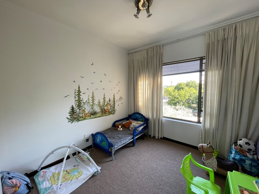 To Let 2 Bedroom Property for Rent in Bryanston Gauteng