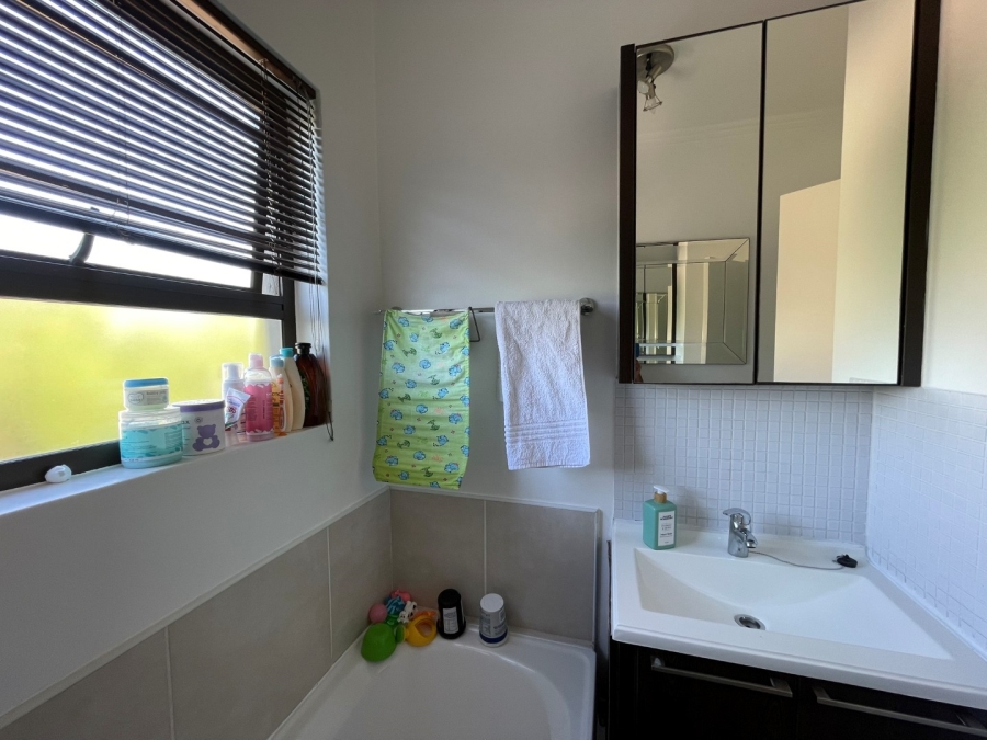 To Let 2 Bedroom Property for Rent in Bryanston Gauteng